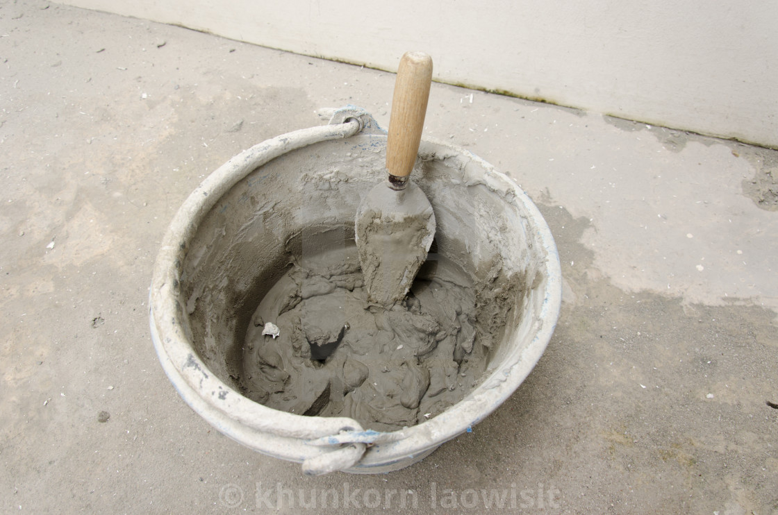 Cement bucket for cement 