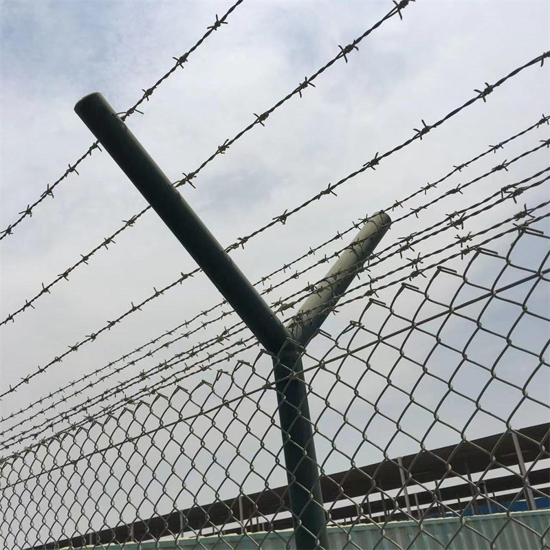 Barbed wire is a kind of modern security fencing materials fabricated with high-tensile wire.  It is widely used by many countries in military field, prisons, detention houses, government buildings and other national security facilities. 