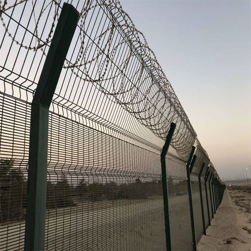 Dubai Hot Sale Welded Steel Mesh Perimeter Security Mesh Fencing  2X3M In Dubai Stock 