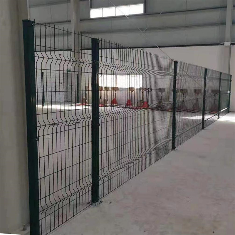 Best Selling Easy Installation Garden Security Perimeter 3d Curved Iron Wire Mesh Fence  2X3M